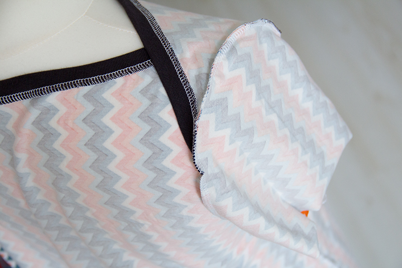 Sewing tutorial for an envelope neckline pattydoo