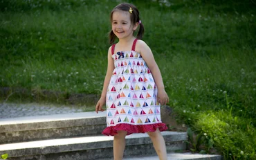 Schnittmuster Kinderkleid mit Smoknähten