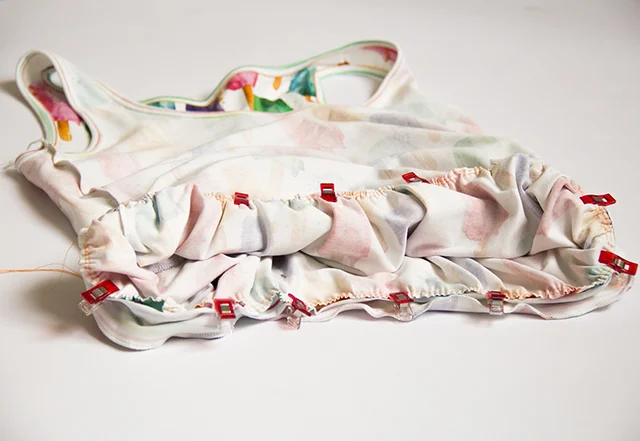 Rockteil mit Wonderclips anstecken