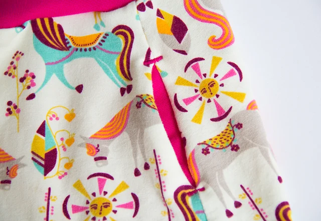 Nähanleitung Eingriffstaschen: Tascheningriff mit Zickzack-Naht verriegeln