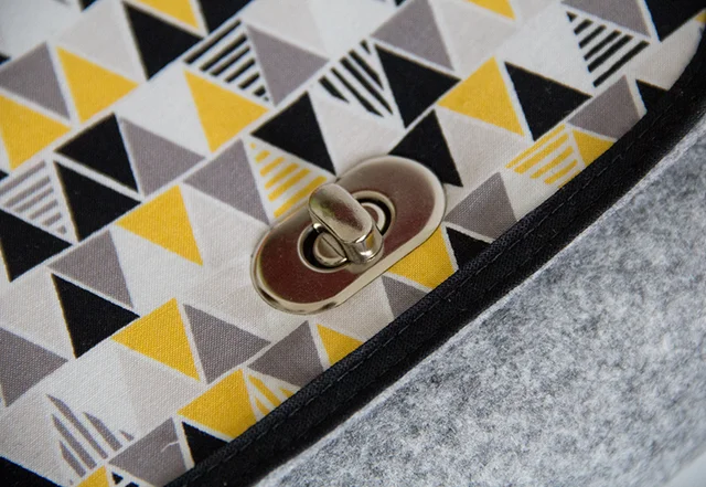 Dreiecksstoff mit Drehverschluss Taschendeckel