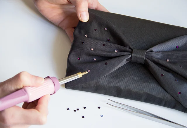 Schnittmuster Clutch mit Glitzersteinen verzieren Schnittmuster Clutch mit Glitzersteinen verzieren