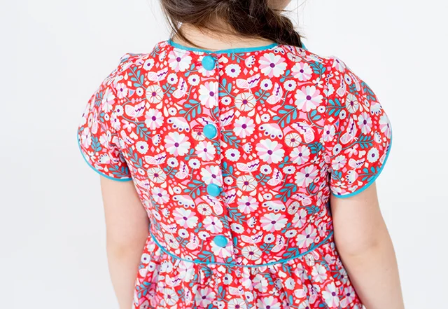 Schnittmuster Kinderkleid mit Knopfleiste