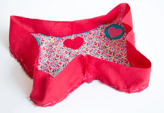 Nähanleitung Schmetterlings-Kissen Seitenstreifen annähen