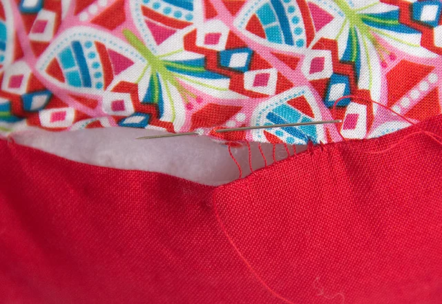 Nähanleitung Schmetterlings-Kissen ausstopfen