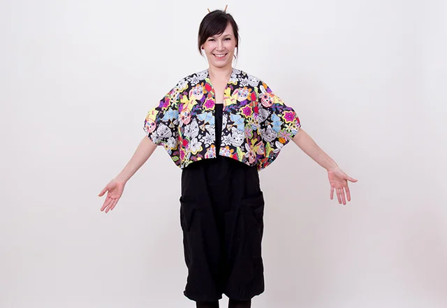 Schnittmuster Bolero mit Totenkopf Stoff