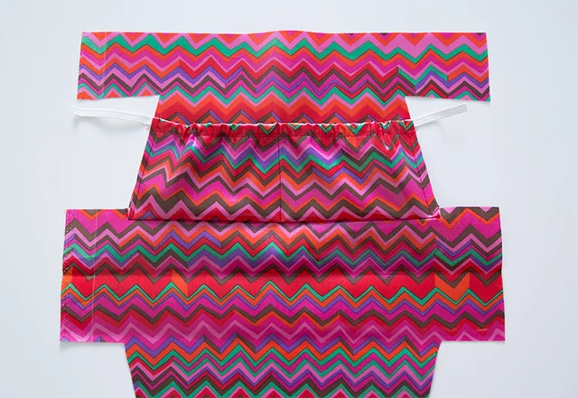 Nähanleitung Kosmetiktasche Vicky Gummiband straffen