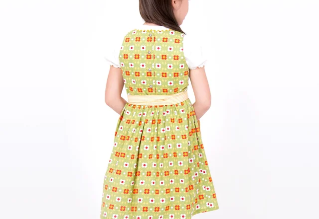 dirndl_naehen_knopfleiste