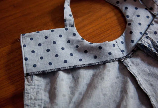 fertiges Kinderkleid Beleg von innen