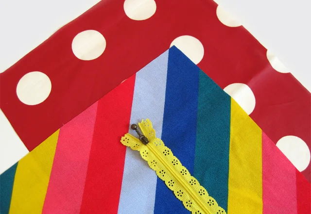 Stoffe und Zutaten für ein Spitzentäschlein