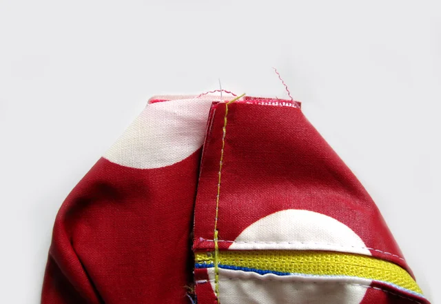 kostenloses Schnittmuster Spitzentäschlein vier Nähte nähen