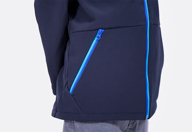 jacke_taschen_reissverschluss_zweifarbig_naehen