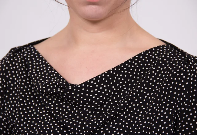 Jerseykleid Wasserfallausschnitt