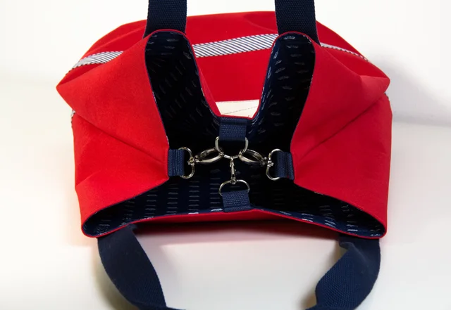 Karabiner in Tasche Karabiner in Tasche