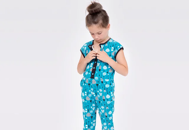 Kinderjumpsuit Knopfleiste nähen Kinderjumpsuit Knopfleiste nähen