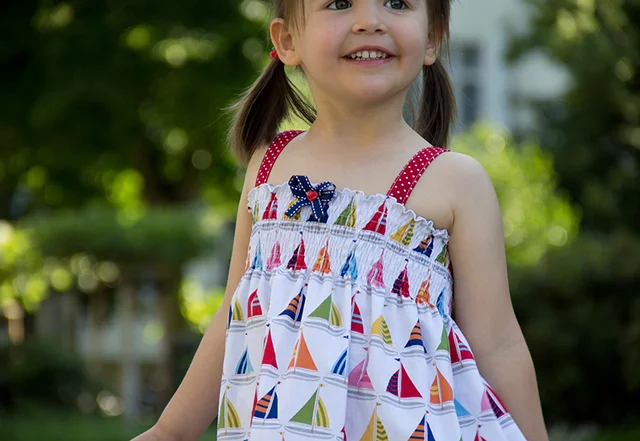 Schnittmuster Kinderkleid mit Smoknähten