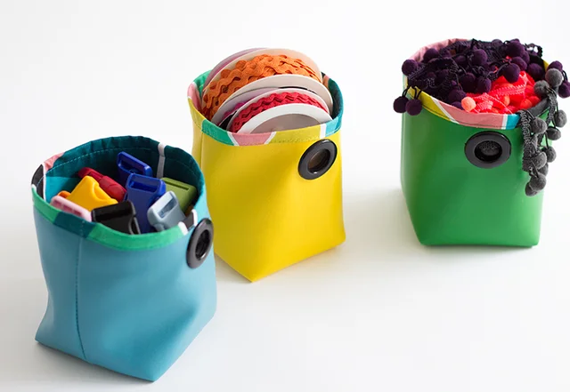 kleines Utensilo mit Ösen