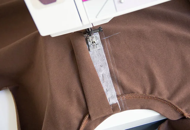 Nähanleitung mit Video: Knopfleiste Leisten an Shirt nähen