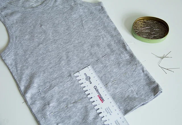 Neon Kleid vorbereiten für Rockteil