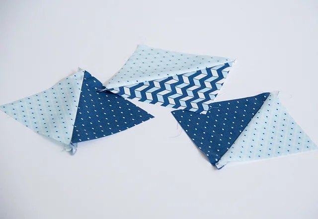 Nähanleitung: Patchworkkissen nähen Quadrate nähen