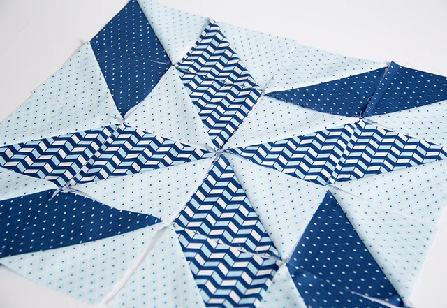 Nähanleitung: Patchworkkissen Muster anordnen