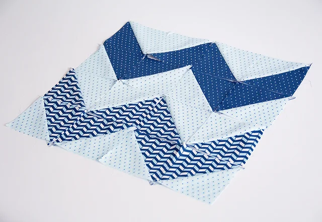 Nähanleitung: Patchworkkissen Muster Chevron