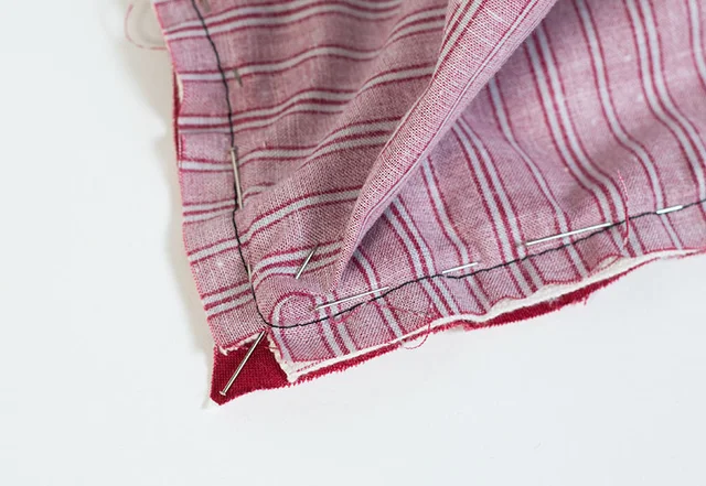 kostenlose Nähanleitung Sternkissen Nahtzugaben kürzen