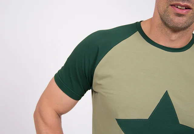 Schnittmuster Raglanshirt für Männer grüner Stoff Schnittmuster Raglanshirt für Männer grüner Stoff