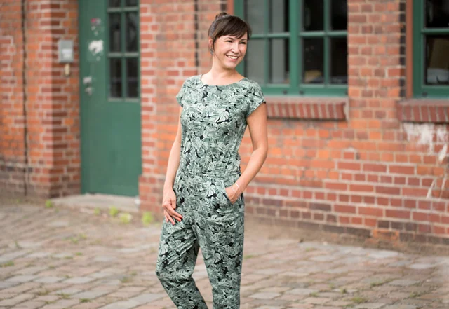 Schnittmuster Jumpsuit grün lang Nähanleitung