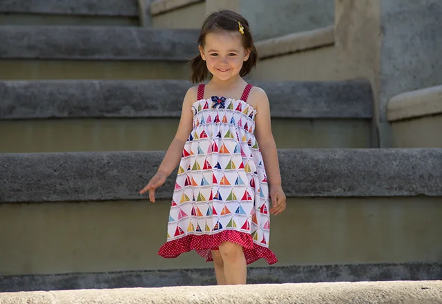 Schnittmuster Kinderkleid mit Smoknähten