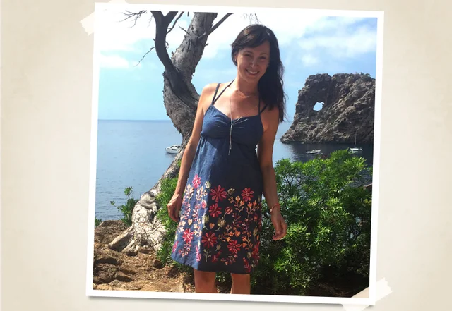 Sommerkleid aus Jeansstoff mit Stickerei