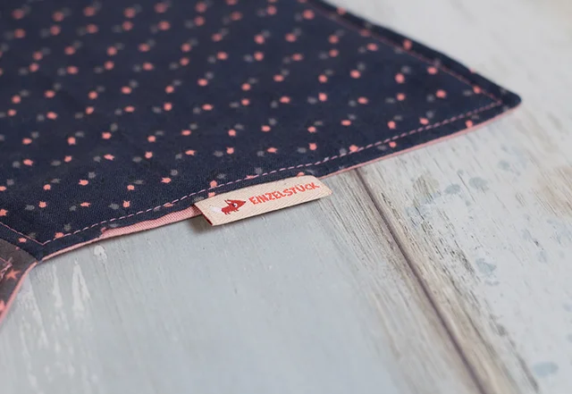 Nähanleitung: Sternuntersetzer Label annähen