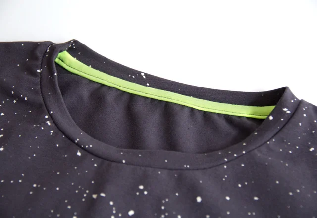 Schnittmuster Shirt innen versäuberte Ausschnittnaht