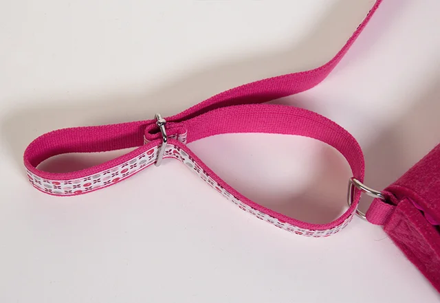 Nähanleitung: Tasche aus Filz Gurtband annähen