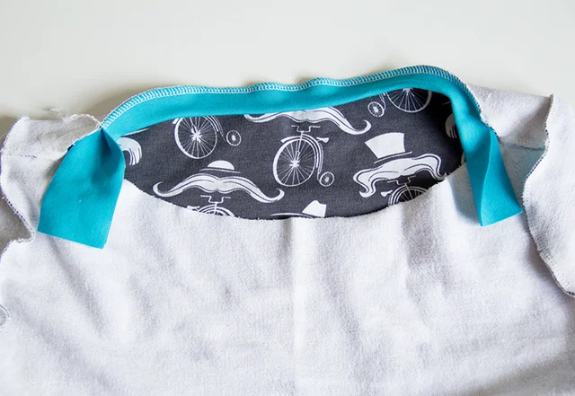 U-Boot Ausschnitt Bündchen annähen