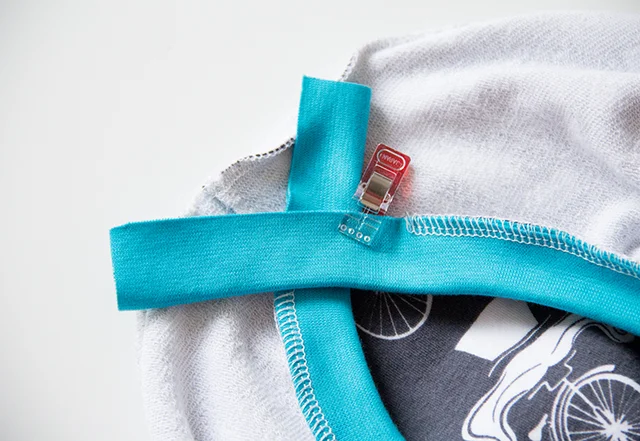 U-Bootausschnitt Bündchen überkreuz