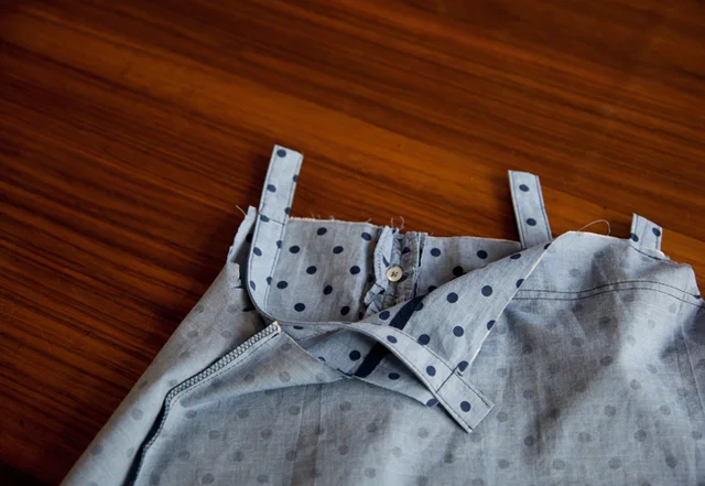 Kinderkleid Träger annähen