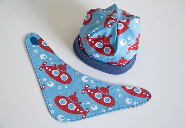 Schnittmuster gratis Wendemütze für Kinder und Halstuch