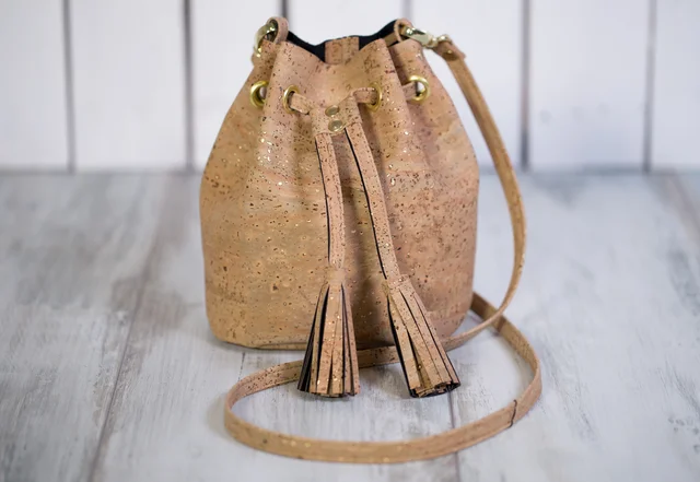 Schnittmuster Nähanleitung Bucket Bag aus Korkstoff