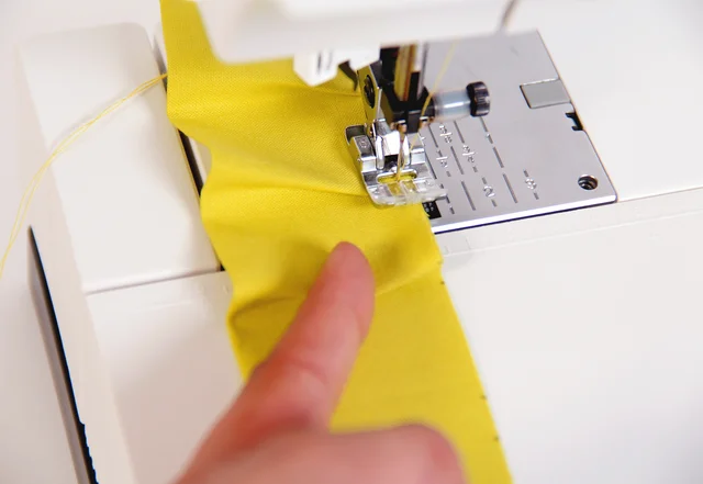 Schürze nähen Falten steppen