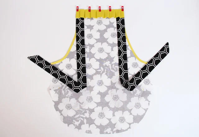 Schürze nähen Faltenband feststeppen