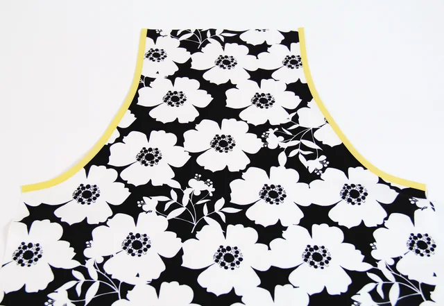 Schnittmuster Schürze Kanten einfassen