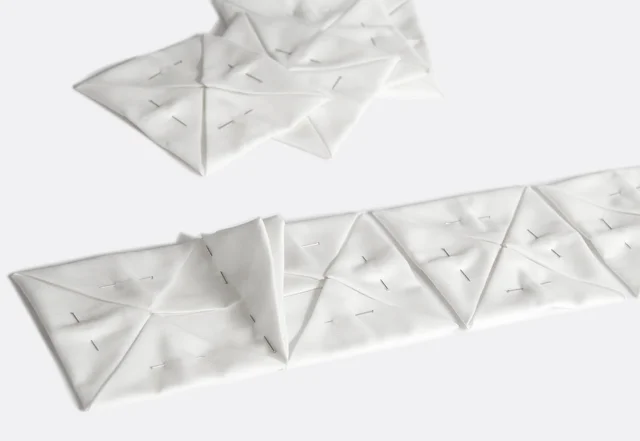 Nähanleitung Cathedral-Window Patchworkkissen Ecken zusammennähen