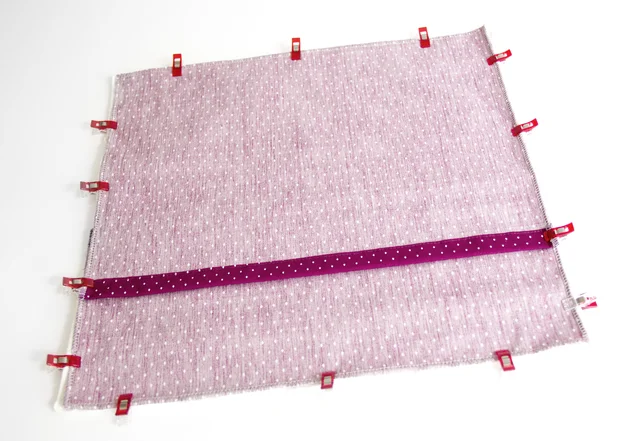 Nähanleitung Cathedral-Window Patchworkkissen Hotelverschluss nähen