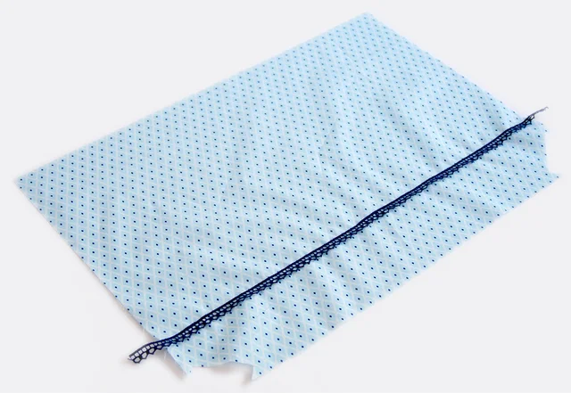 Nähanleitung Schürze Schnittteile verzieren