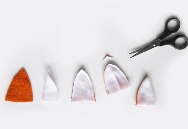 Nähanleitung mit kostenlosem Schnittmuster Fuchshandschuhe Fuchsohren vorbereiten