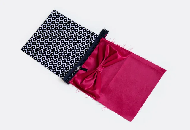 Nähanleitung Schleifentasche Kosmetiktasche Schnittteile zusammengenäht