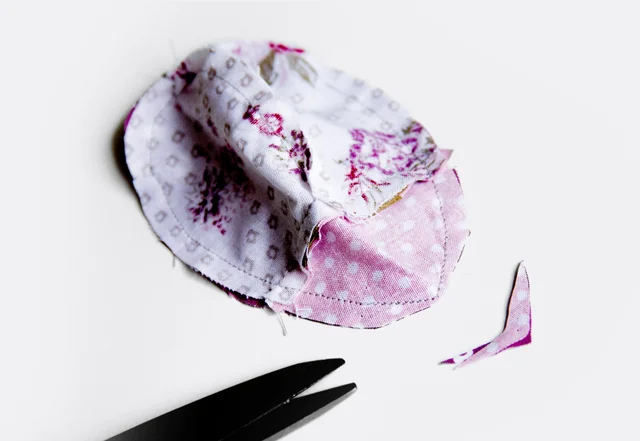 Nähanleitung mit kostenlosem Schnittmuster Nadelmaus Nahtzugabe kürzen