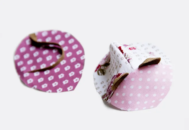 Nähanleitung mit kostenlosem Schnittmuster Nadelmaus fertige Oberseite