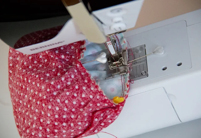 Nähanleitung Schnittmuster gratis Tasche mit Federverschluss zusammennähen